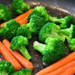carote e broccoli in padella